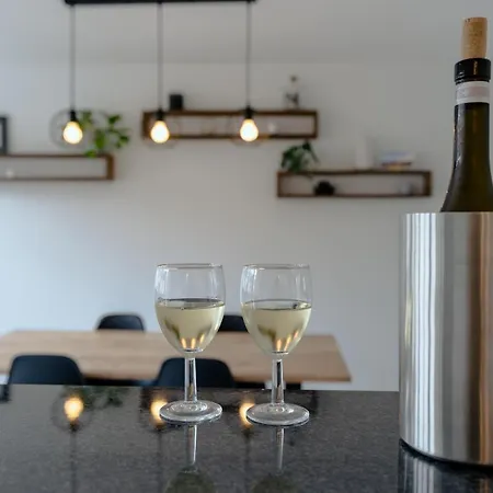 Apartmán In The Center With Free Parking *