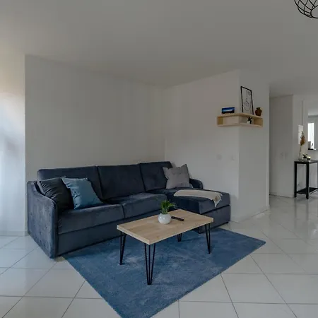 Apartmán In The Center With Free Parking *