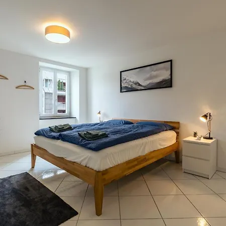 In The Center With Free Parking